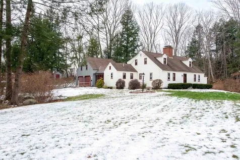 8 Sarah Paul Hill Madbury NH 03823