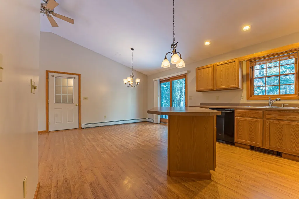 891 Maple Street Bethlehem NH 03574