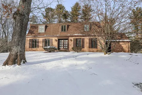 44 Scott Avenue Nashua NH 03062