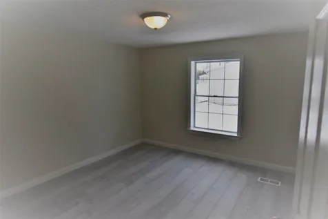 21 Mark Street Nashua NH 03062
