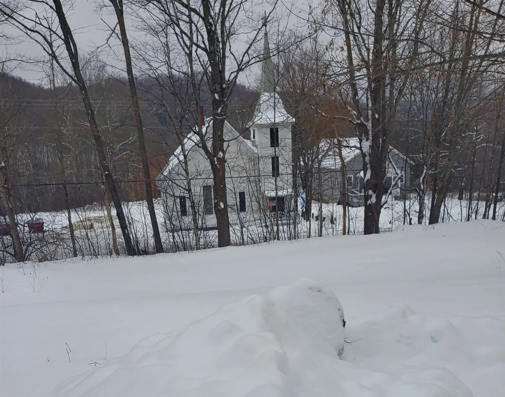 4 Firehouse Lane Topsham VT 05086