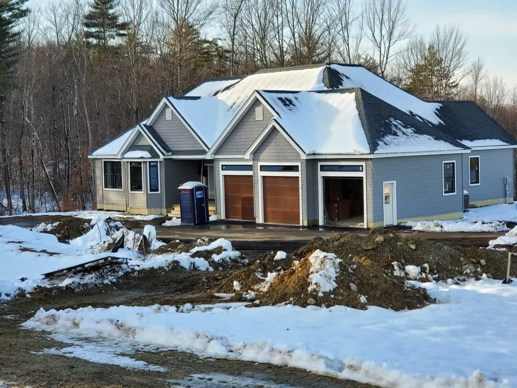 35 Pinnacle Lane Bow NH 03304