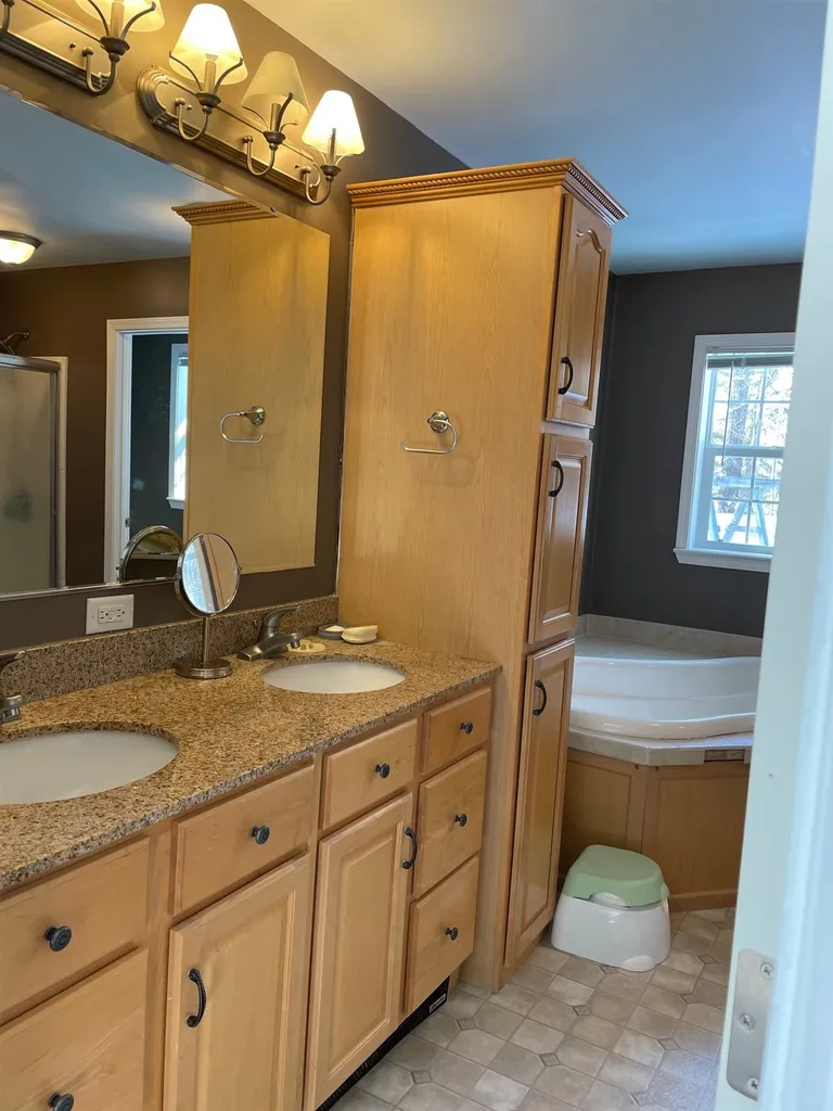 65 Conifer Road Hartford VT 05001