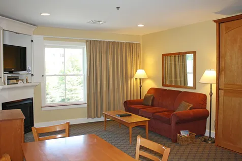 368/370 Qtr. I V Jackson Gore Inn Ludlow VT 05149