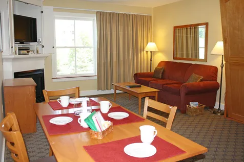 368/370 Qtr. I V Jackson Gore Inn Ludlow VT 05149