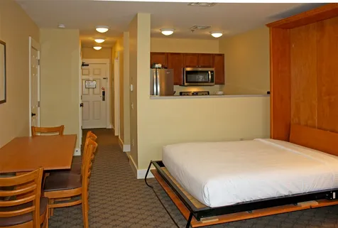 368/370 Qtr. I V Jackson Gore Inn Ludlow VT 05149
