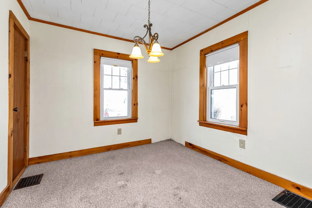 12 Lilac Lane Eliot ME 03903