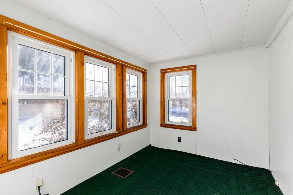 12 Lilac Lane Eliot ME 03903