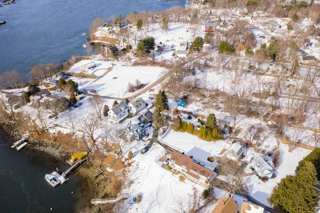 12 Lilac Lane Eliot ME 03903