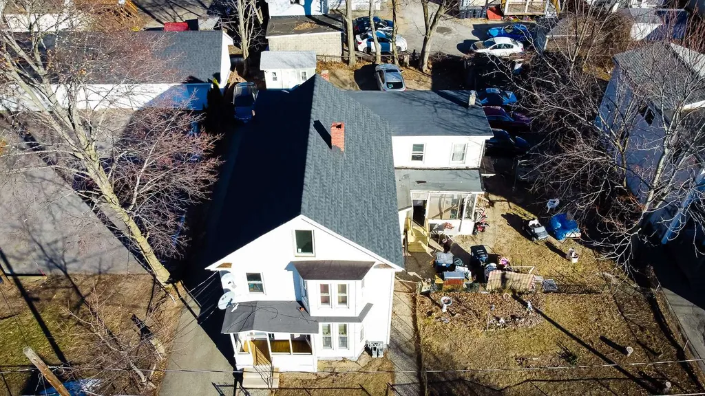 16 Holmes Street Nashua NH 03060