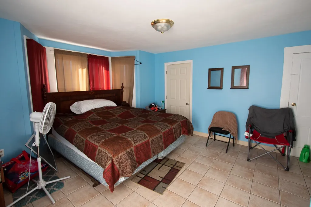 16 Holmes Street Nashua NH 03060