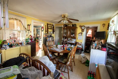 16 Holmes Street Nashua NH 03060