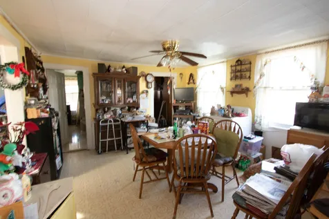 16 Holmes Street Nashua NH 03060