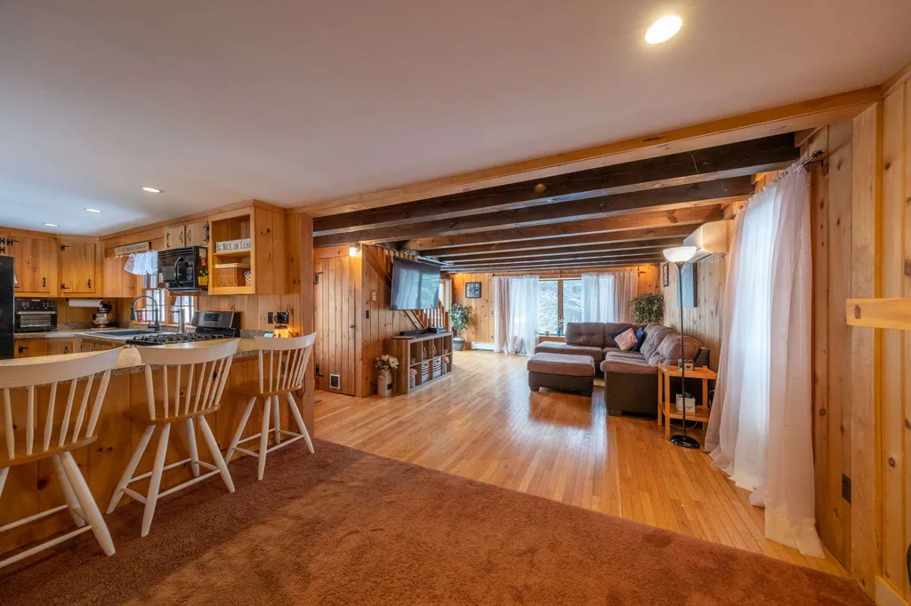 414 Wiggin Road Danbury NH 03230