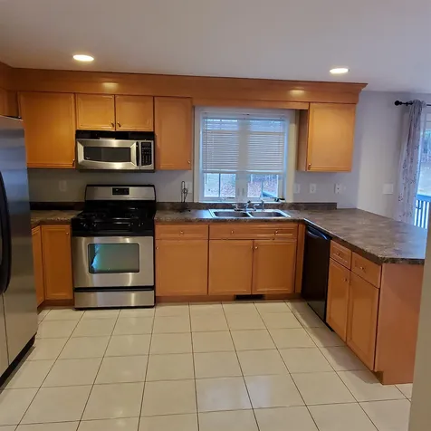 11 Hibiscus Way Nashua NH 03062