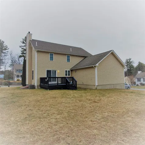 11 Hibiscus Way Nashua NH 03062