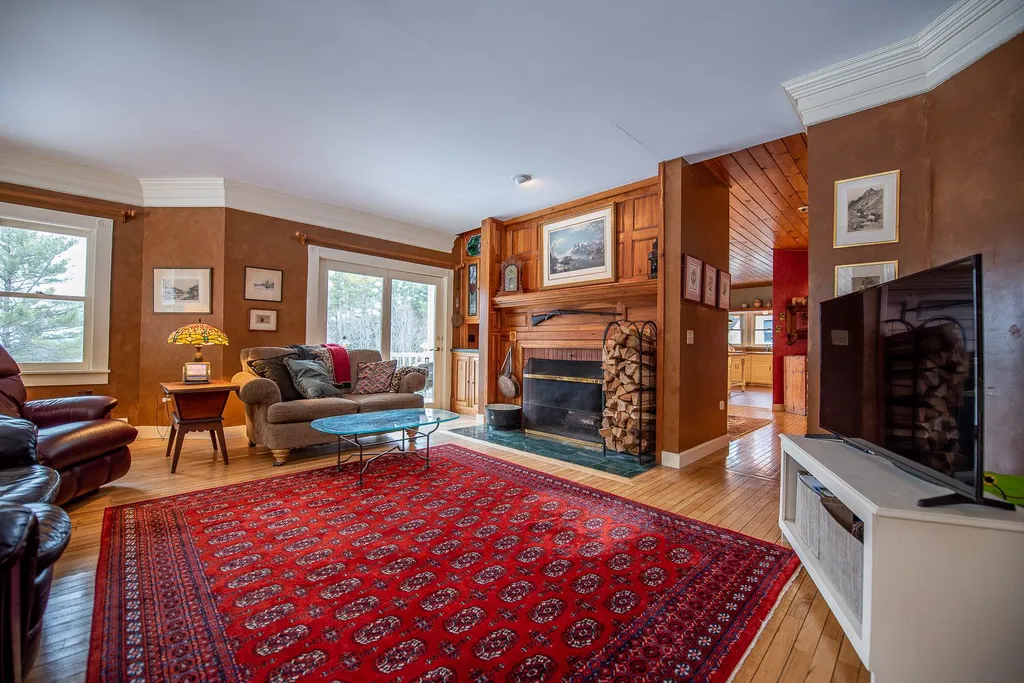 42 Blackberry Hill Road Thornton NH 03285