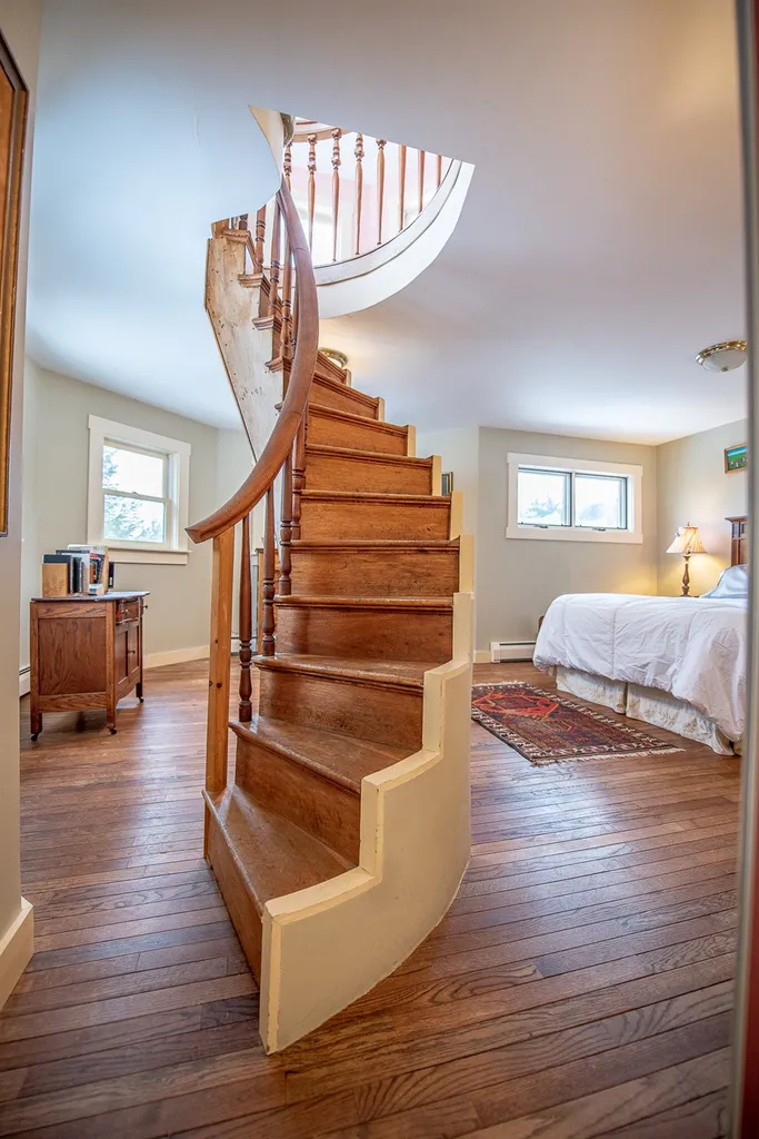42 Blackberry Hill Road Thornton NH 03285
