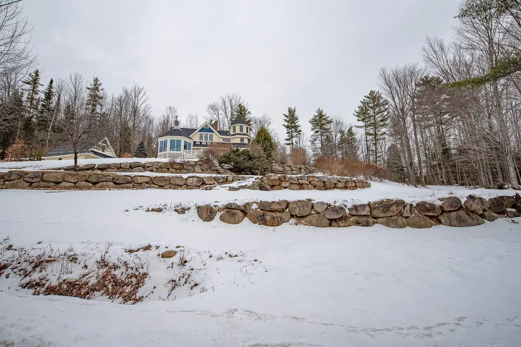 42 Blackberry Hill Road Thornton NH 03285