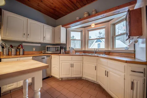 42 Blackberry Hill Road Thornton NH 03285