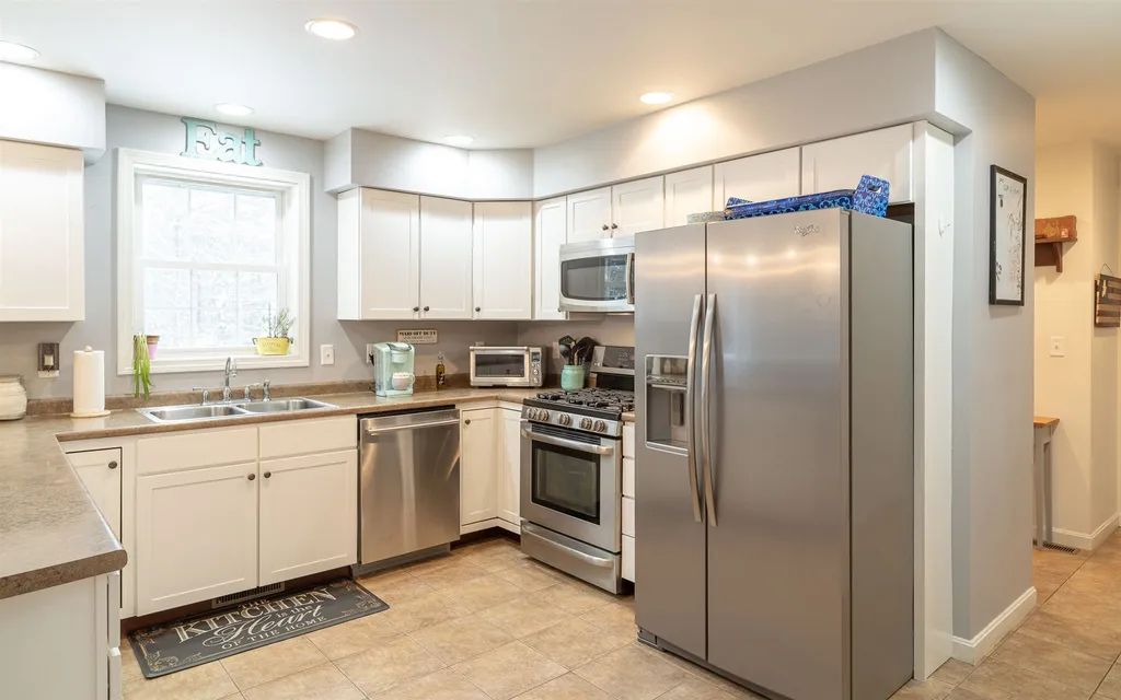 44 Karl Lane Fitzwilliam NH 03447