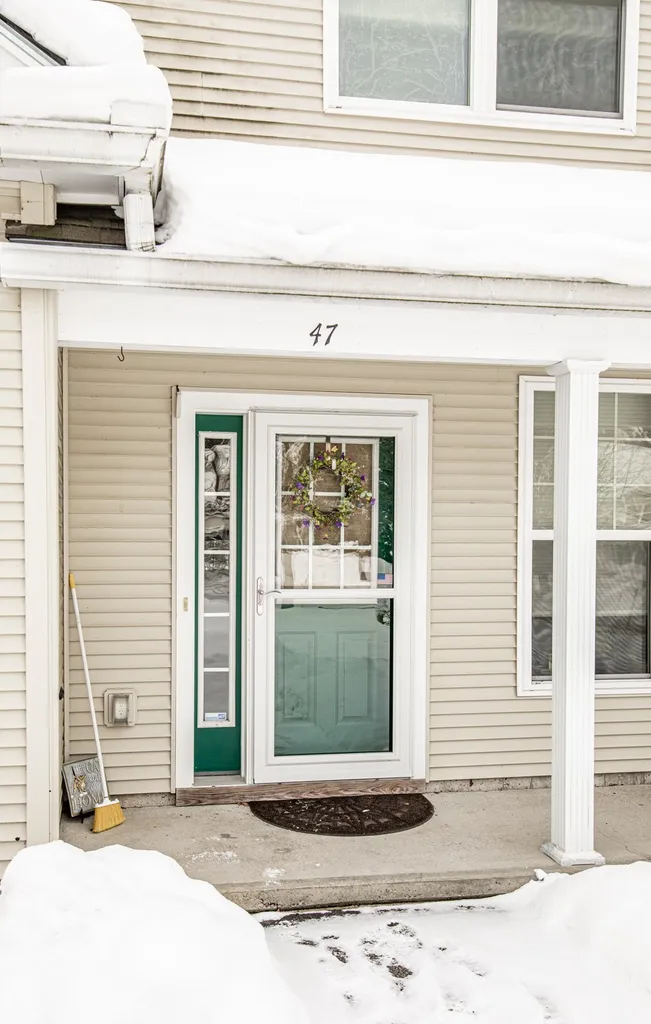 47 Marion Avenue Essex VT 05452