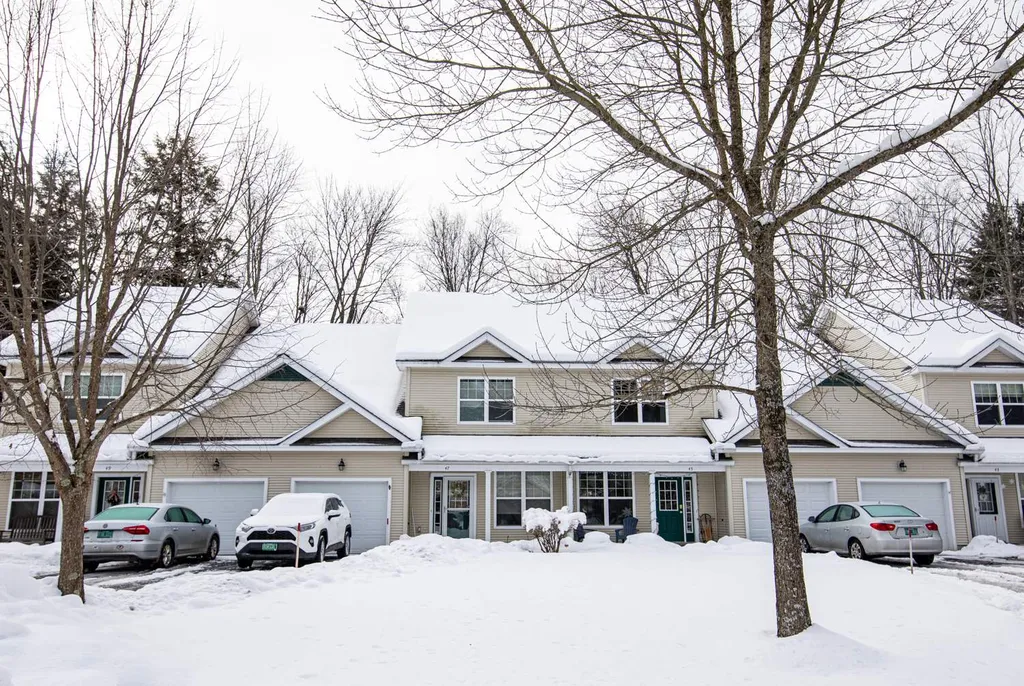 47 Marion Avenue Essex VT 05452