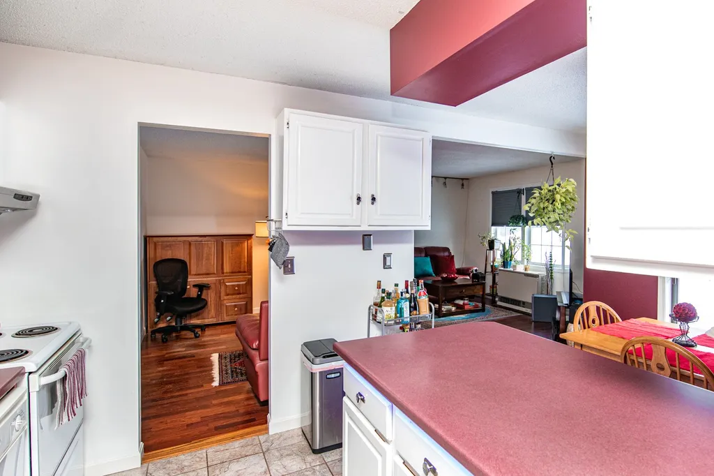 59 Twin Oaks Terrace South Burlington VT 05403