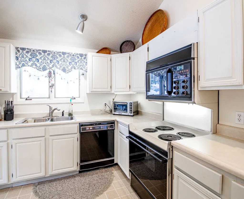 158 Sugar Ledge Road Warren VT 05673
