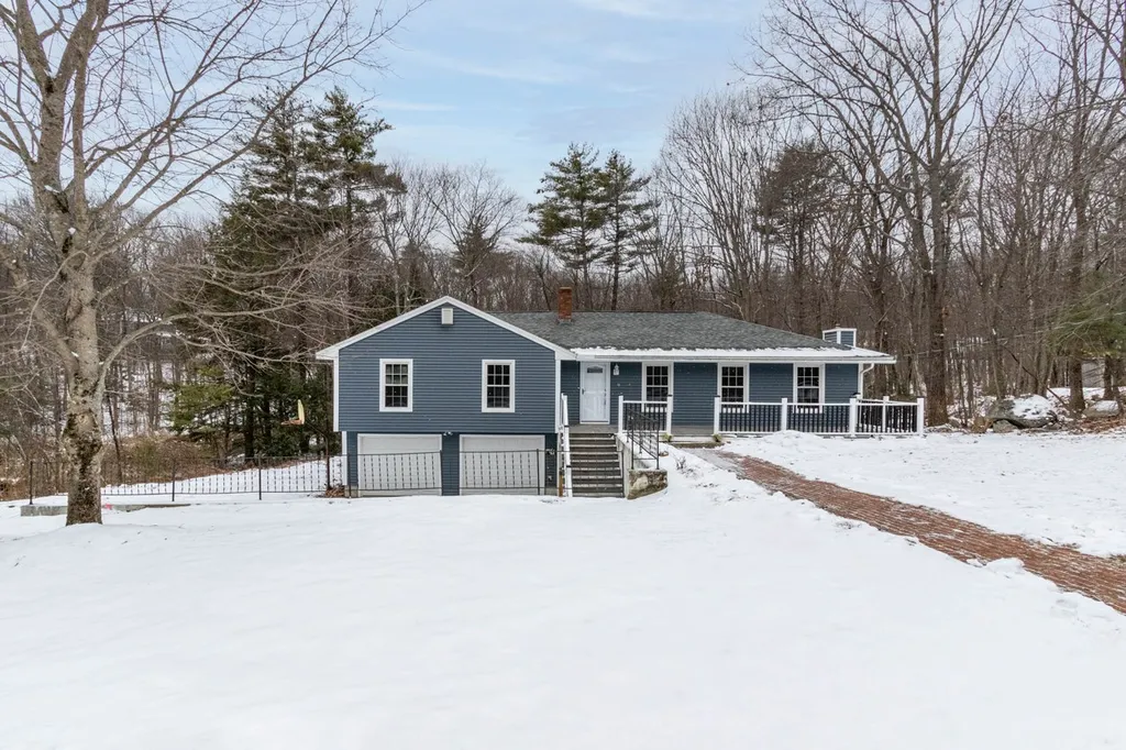 9 Helen Drive Hooksett NH 03106