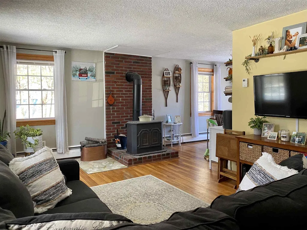 4 Hartfield Lane Hartland VT 05052