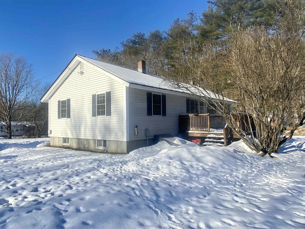 4 Hartfield Lane Hartland VT 05052
