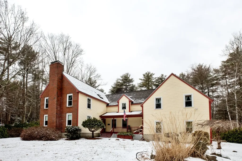 3 Pine Court Newfields NH 03856