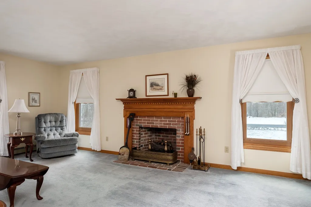 3 Pine Court Newfields NH 03856