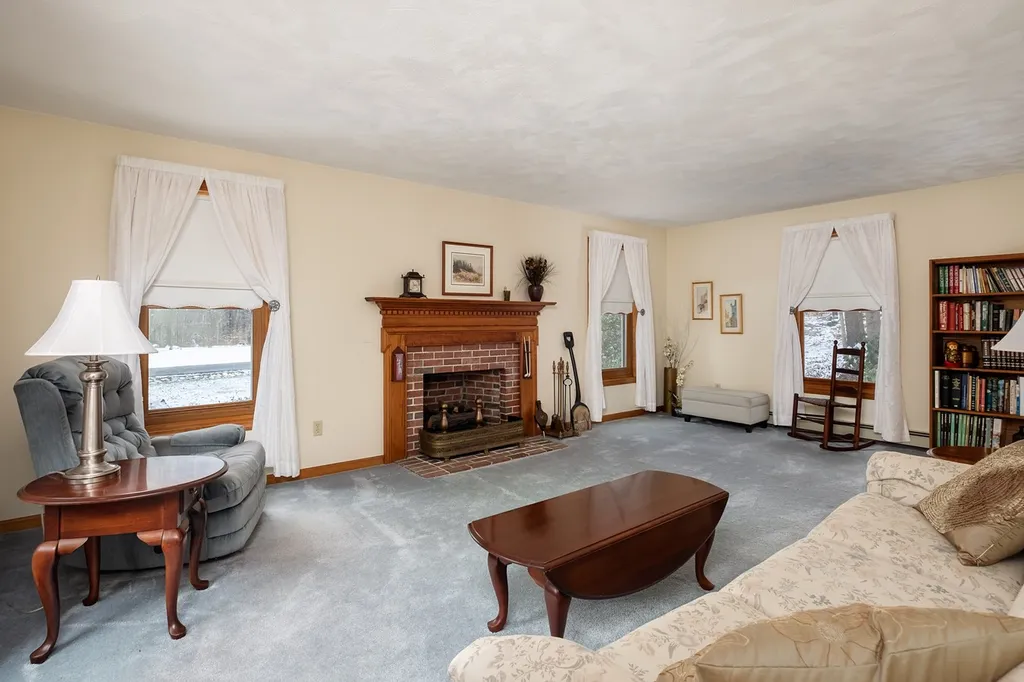 3 Pine Court Newfields NH 03856
