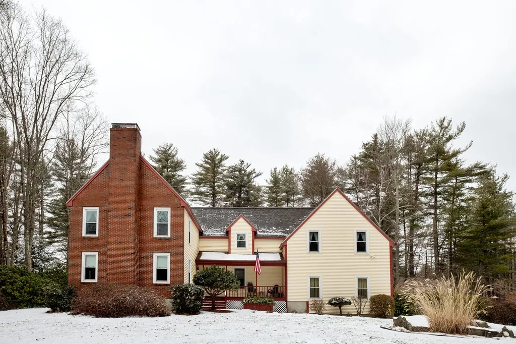 3 Pine Court Newfields NH 03856