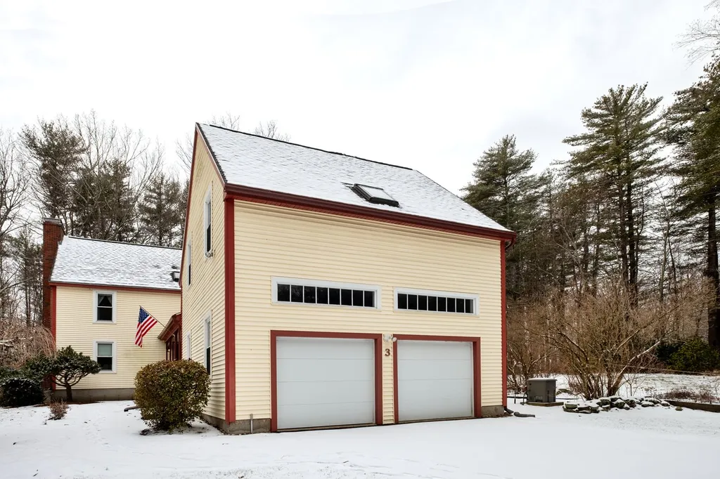 3 Pine Court Newfields NH 03856