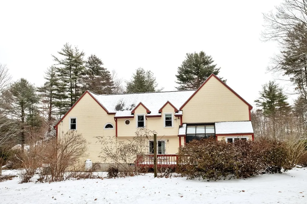 3 Pine Court Newfields NH 03856
