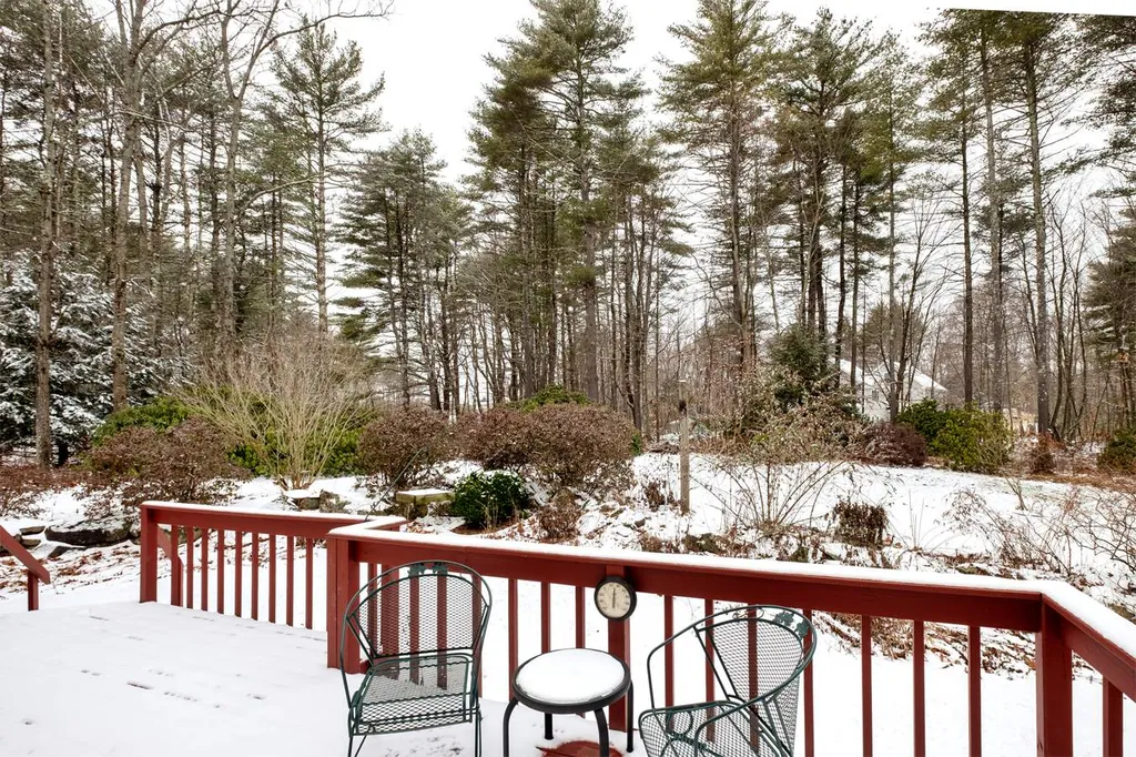 3 Pine Court Newfields NH 03856