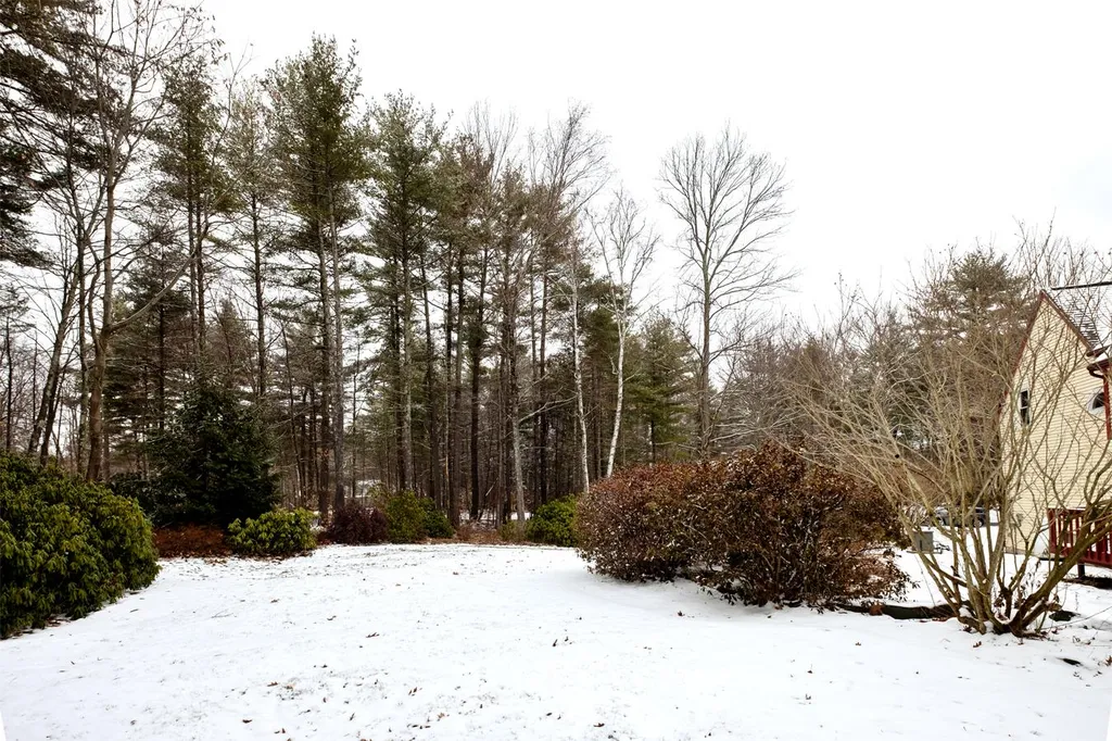 3 Pine Court Newfields NH 03856