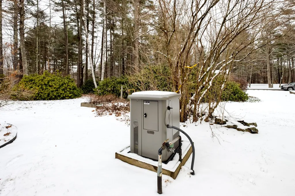 3 Pine Court Newfields NH 03856