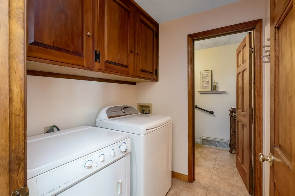 3 Pine Court Newfields NH 03856