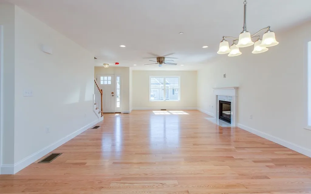 13 Redwood Road Pelham NH 03076