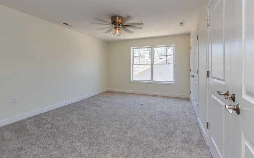 13 Redwood Road Pelham NH 03076