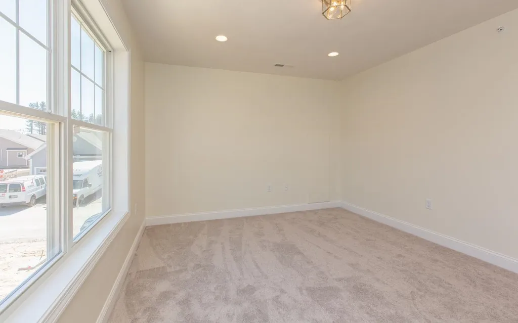 13 Redwood Road Pelham NH 03076