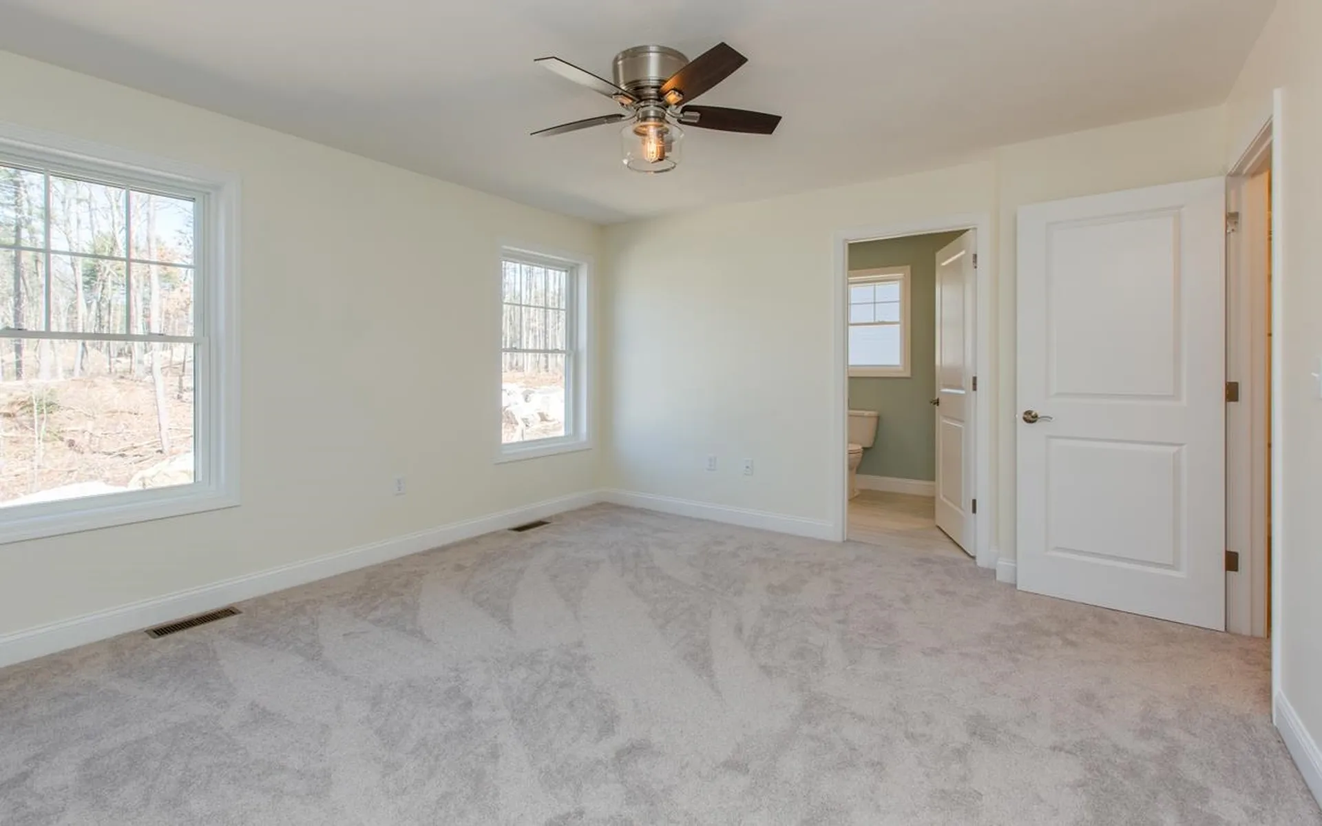 13 Redwood Road Pelham NH 03076