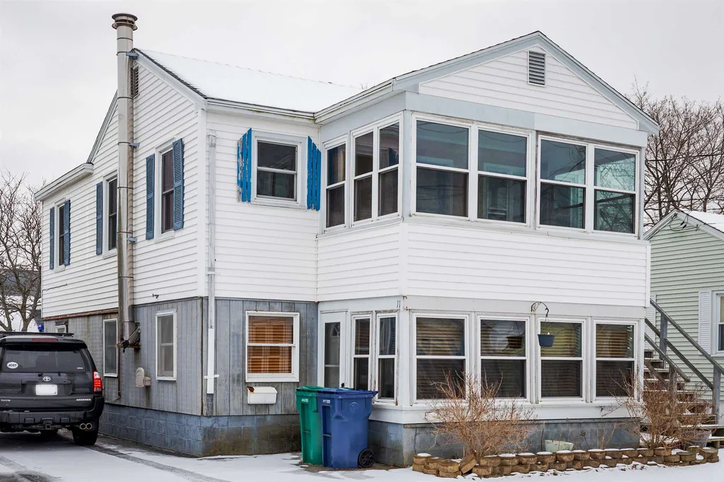 11 Tuttle Avenue Hampton NH 03842