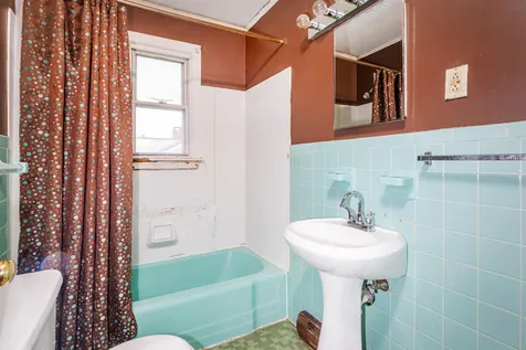 11 Tuttle Avenue Hampton NH 03842