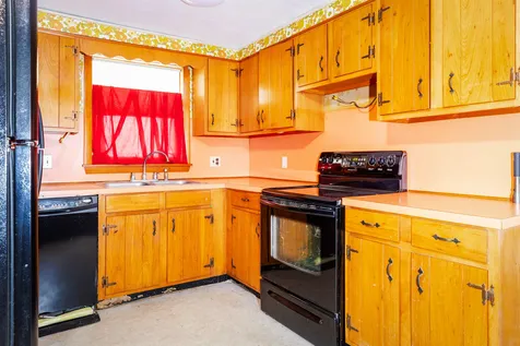 11 Tuttle Avenue Hampton NH 03842