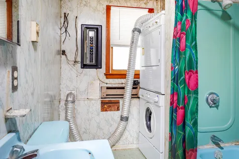 11 Tuttle Avenue Hampton NH 03842